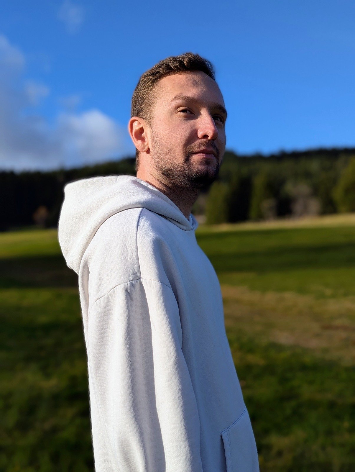 Portrait of Ozee, German progressive house and festival EDM producer